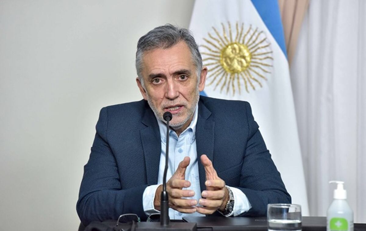 Julio Rodríguez Signes: "El mandato es aislarse"
