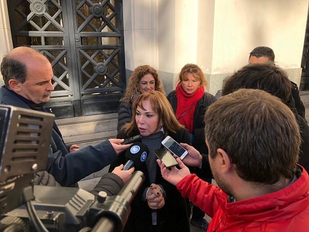 Olga Riutort presentó un amparo y pidió suspender el aumento del boleto.