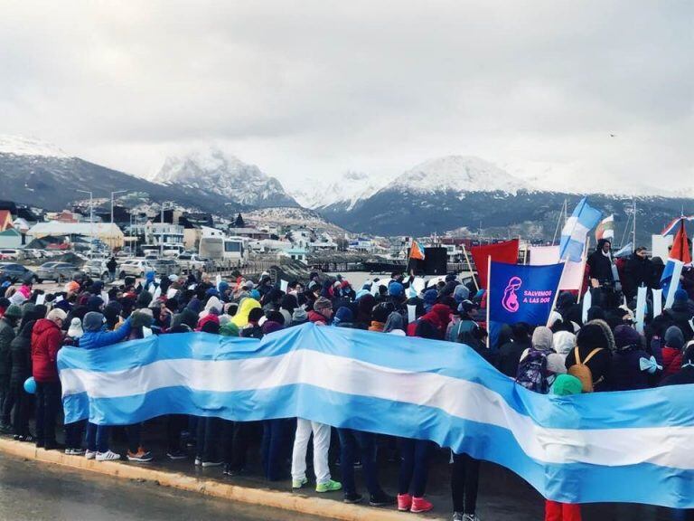 En el cartel "Ushuaia", gran convocatoria de la comunidad por el "Sí a las dos vidas".