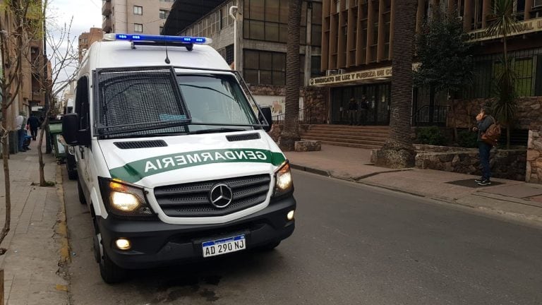 Allanamiento de Gendarmería en Luz y Fuerza.