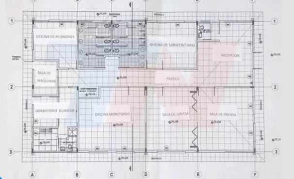 El interior del galpón que utilizará Defensa Civil. (crédito: TN)