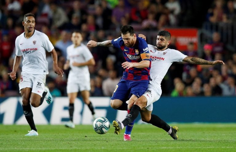 El ex Newell's y los andaluces sufrieron durante la octava fecha de La Liga. (REUTERS/Albert Gea)