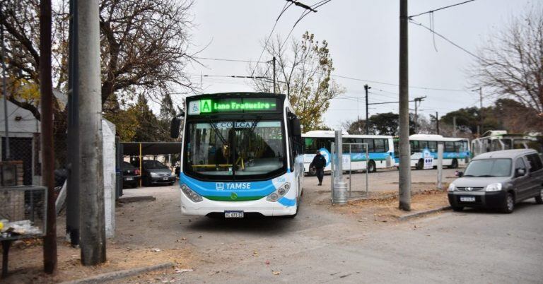 Tamse sale a cubrir recorridos en el medio de la "emergencia en el transporte".