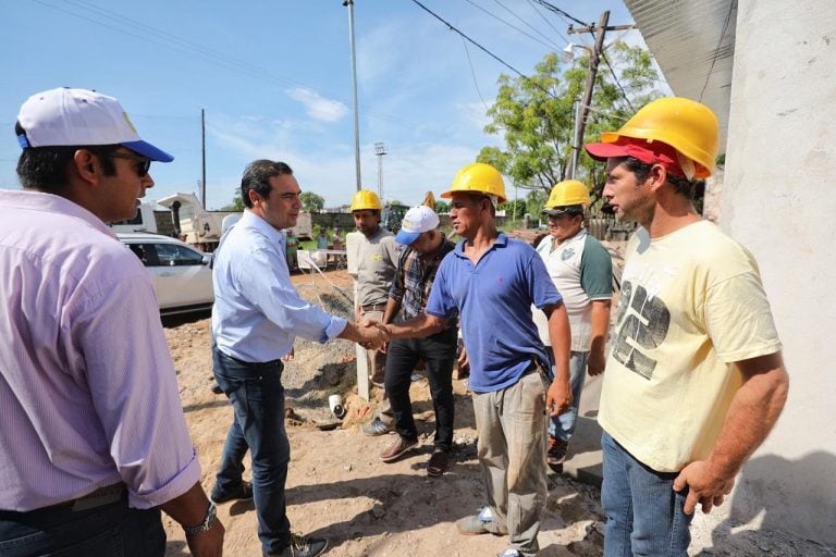 Valdés recorrió obras en Paso de los Libres y tomó contacto con  la comunidad