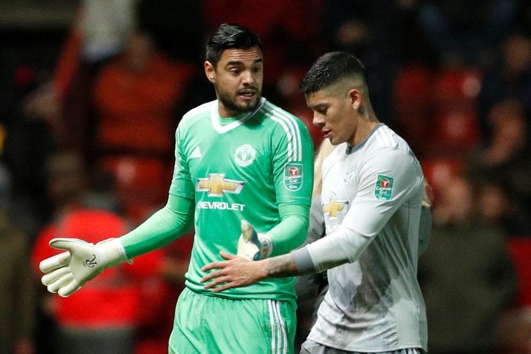 Sergio Romero y Marcos Rojo, juntos en Manchester United. (Foto: John Sibley/Action Images via Reuters)