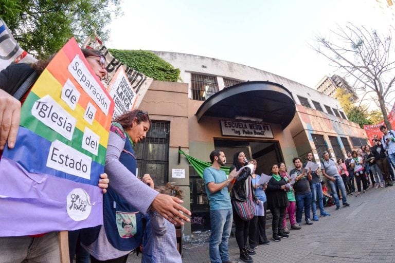 En apoyo a la aplicación de ESI en las escuelas (AGLP).