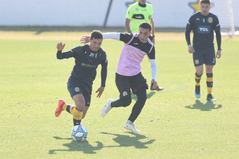 Rosario Central enfrentó a Fenix en un amistoso en Arroyo Seco. (CARC)