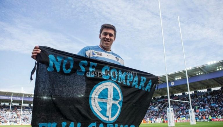 Puma y Pirata. Matías Alemanno empuja por el Celeste.