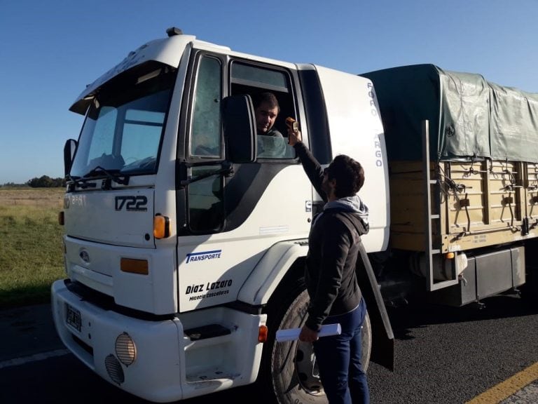 Se entrega a camioneros y transportistas protocolo Covid-19