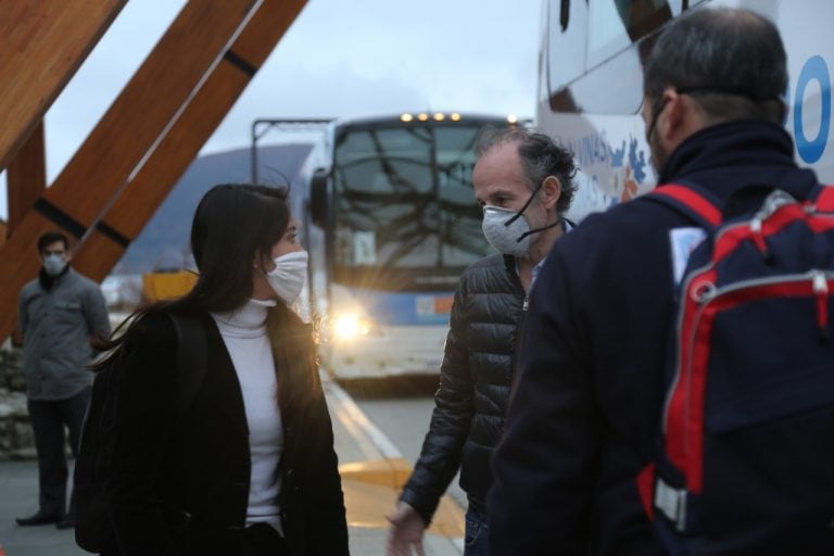 Vuelo de aerolíneas repatriando a fueguinos - Aeropuerto Internacional de Ushuaia.