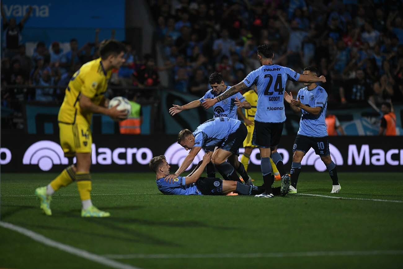 Partido entre Belgrano y Boca Juniors en el gigante de Alberdi. Foto Facundo Luque 