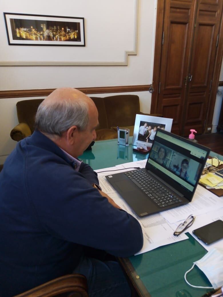 Hugo Fernández, participó en una charla sobre Ley de Acceso Justo al Hábitat