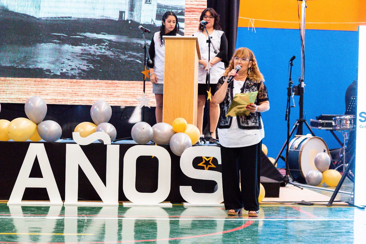 La directora de la institución, Mariana Rolando Barros, pronunció palabras con un discurso donde agradeció a las instituciones que acompañan el desarrollo de las actividades de la Escuela.