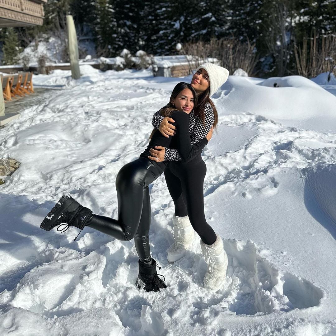 Antonela Roccuzzo disfrutó unas vacaciones en Suiza.