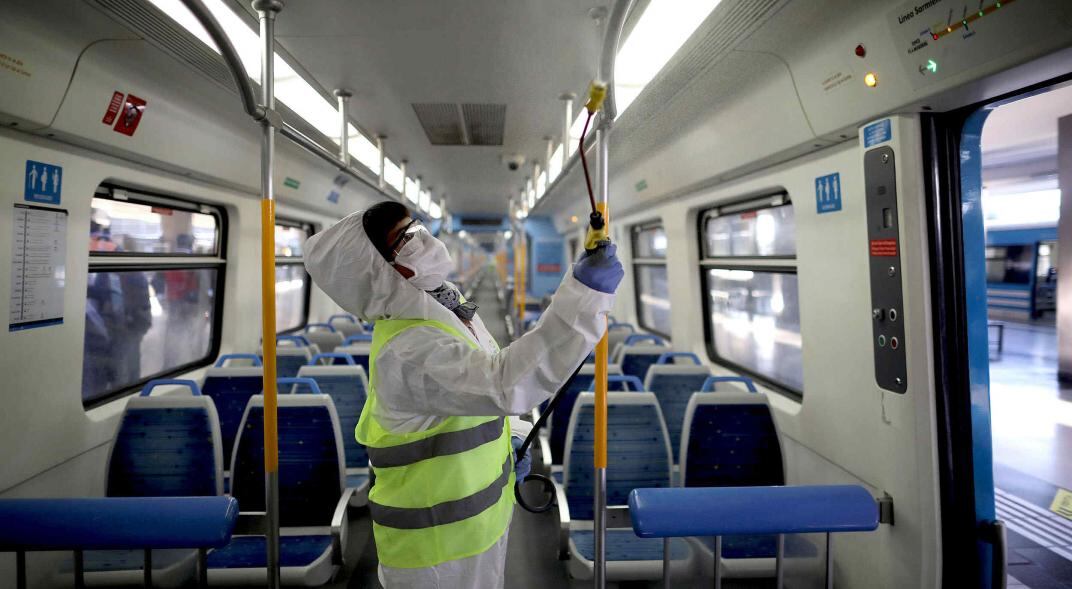 Nuevas restricciones en el transporte público. (Foto de archivo: AP)