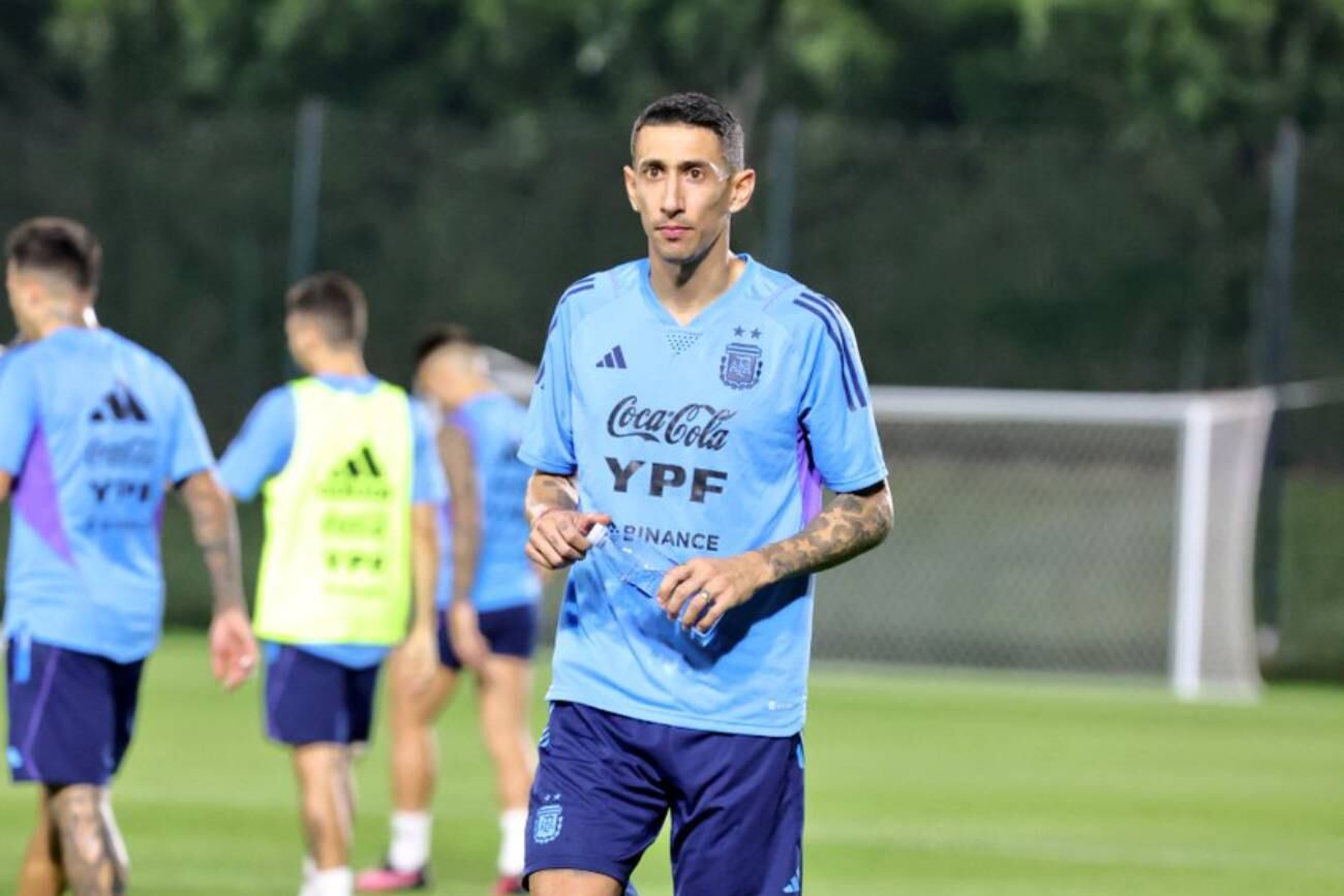 Ángel Di María podría arrancar el duelo ante Croacia desde el banco de los suplentes. Foto: AFA.