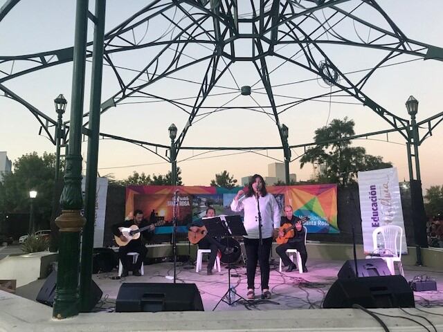 Lucía Pirosanto en el cierre de Música en la Plaza.