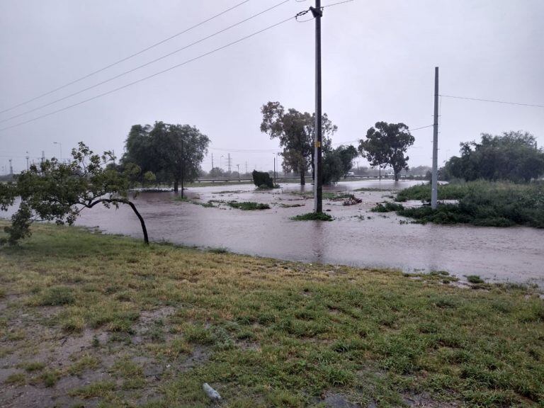 Nuevamente, varios servicios colapsaron a raíz de las persistentes precipitaciones