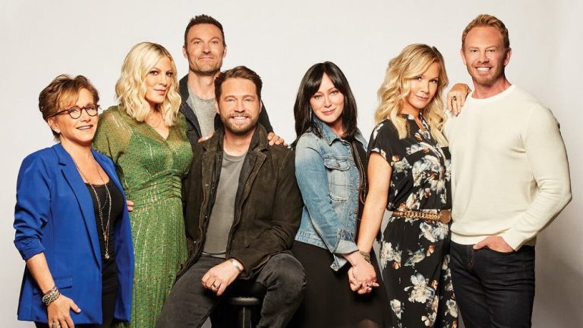 Regresó la serie Beverly Hills 90210, pero recibió críticas de sus fanáticos