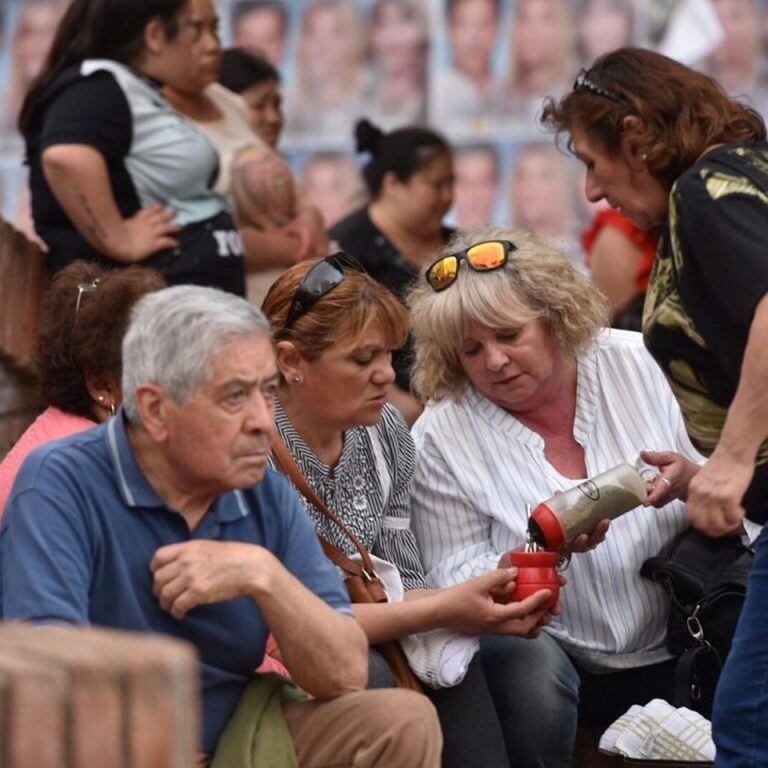 Gay realizó una mateada para cerrar su campaña electoral