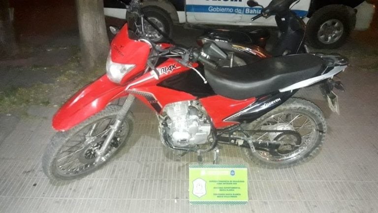 Motochorros armados son atrapados