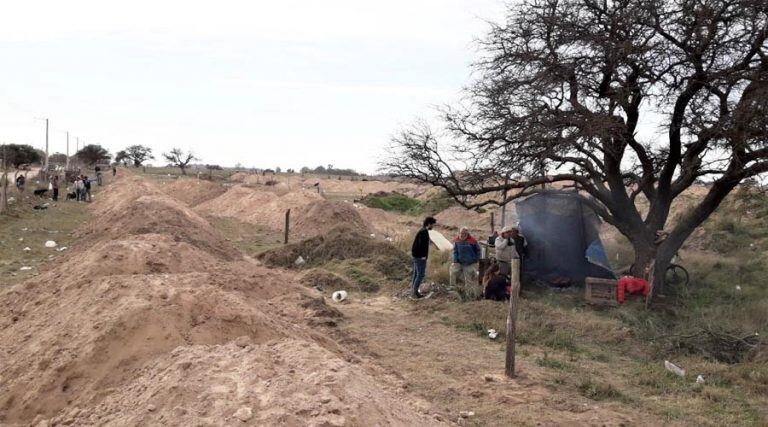 El asentamiento detrás del Barrio Santa María de Las Pampas (Diario Textual)