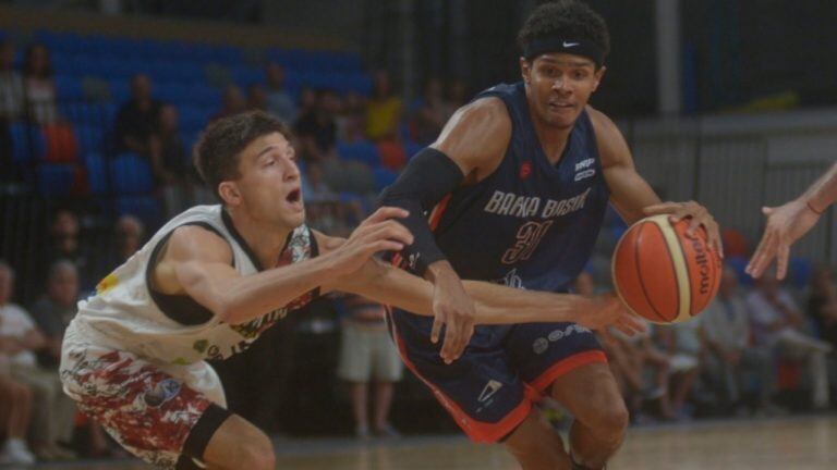 Bahía Basket ganó tras dos suplementarios