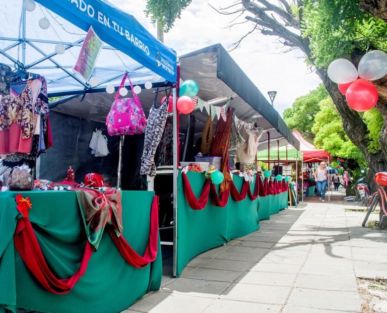 Feria Navideña en la Plaza de la Madre.