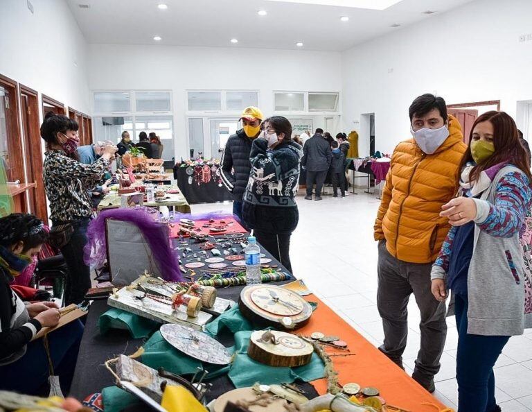 Continuarán las ferias de artesanos, manualistas y artistas de Tolhuin