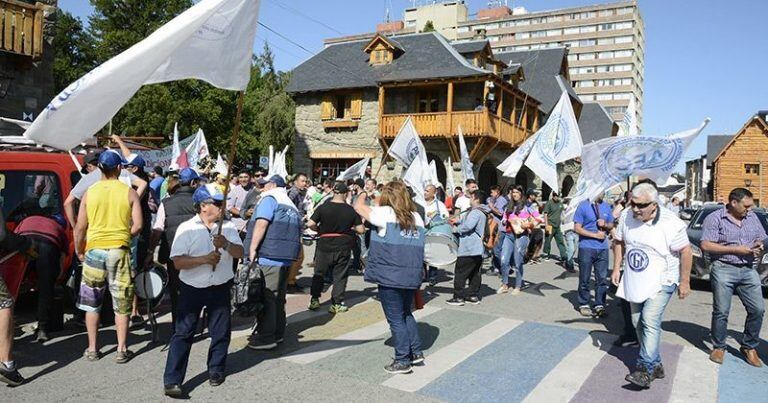 Aún no hubo respuestas para los trabajadores (El Cordillerano).