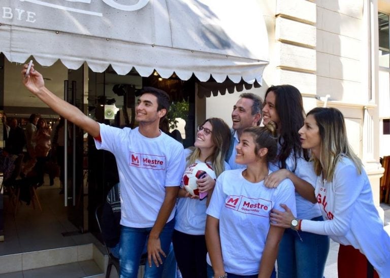 Ramón Mestre en campaña por el sur de la provincia de Córdoba. (Prensa UCR)