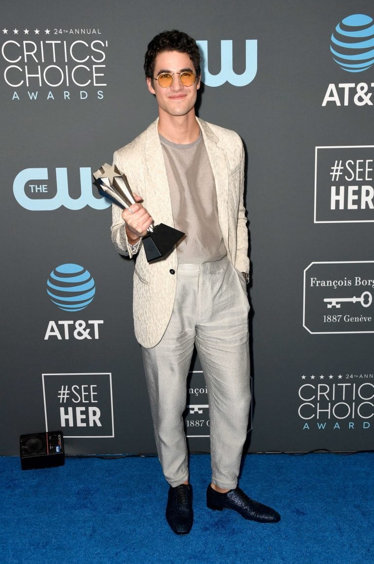 Darren Criss posa en la alfombra azul de los Critics' Choice Awards. (Foto: Frazer Harrison/Getty Images/AFP).