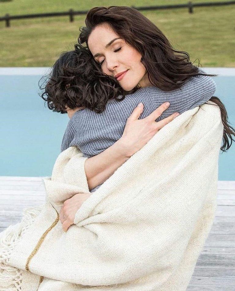 Natalia Oreiro y su hijo Merlín Atahualpa