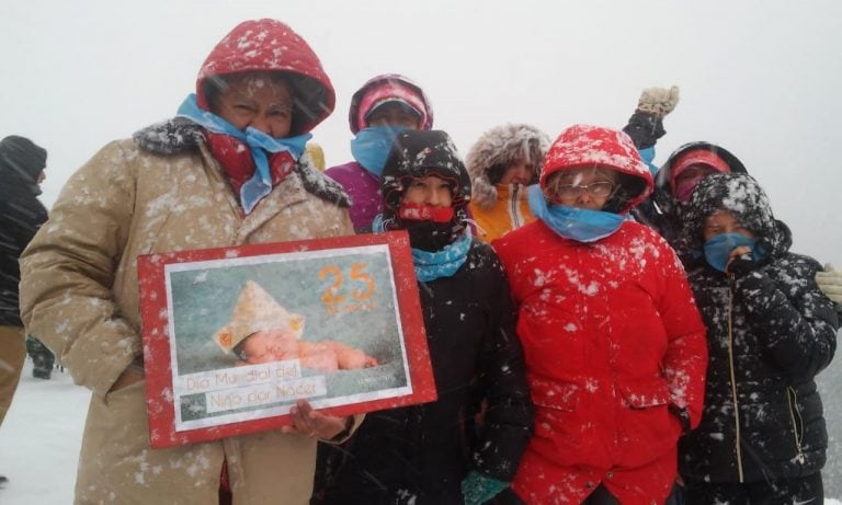 La comunidad apoyando el 25 de Marzo, Día Mundial del Niño por nacer. en Ushuaia.