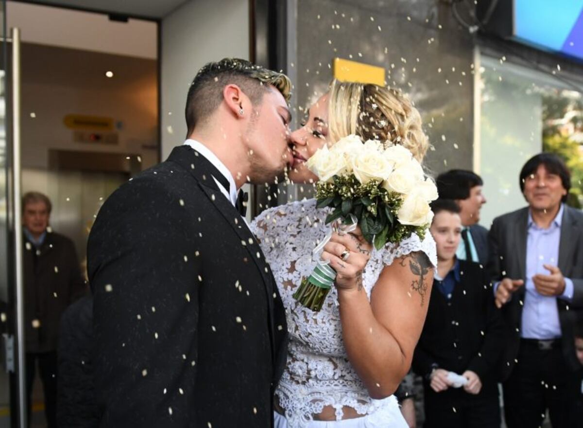 Las fotos del emotivo casamiento de Mónica Farro y su joven novio personal trainer