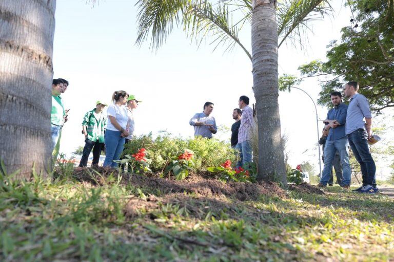 El intendente Jorge Capitanich supervisó el trabajo de adecuación y embellecimiento de la principal puerta de entrada a la capital chaqueña.