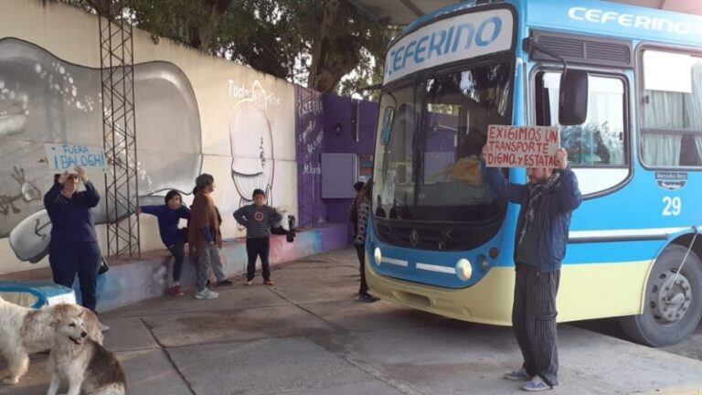 Vecinos de El Cóndor (Río Negro).