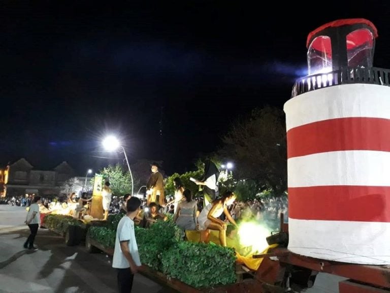 Desfile de carrozas en Villa Dolores