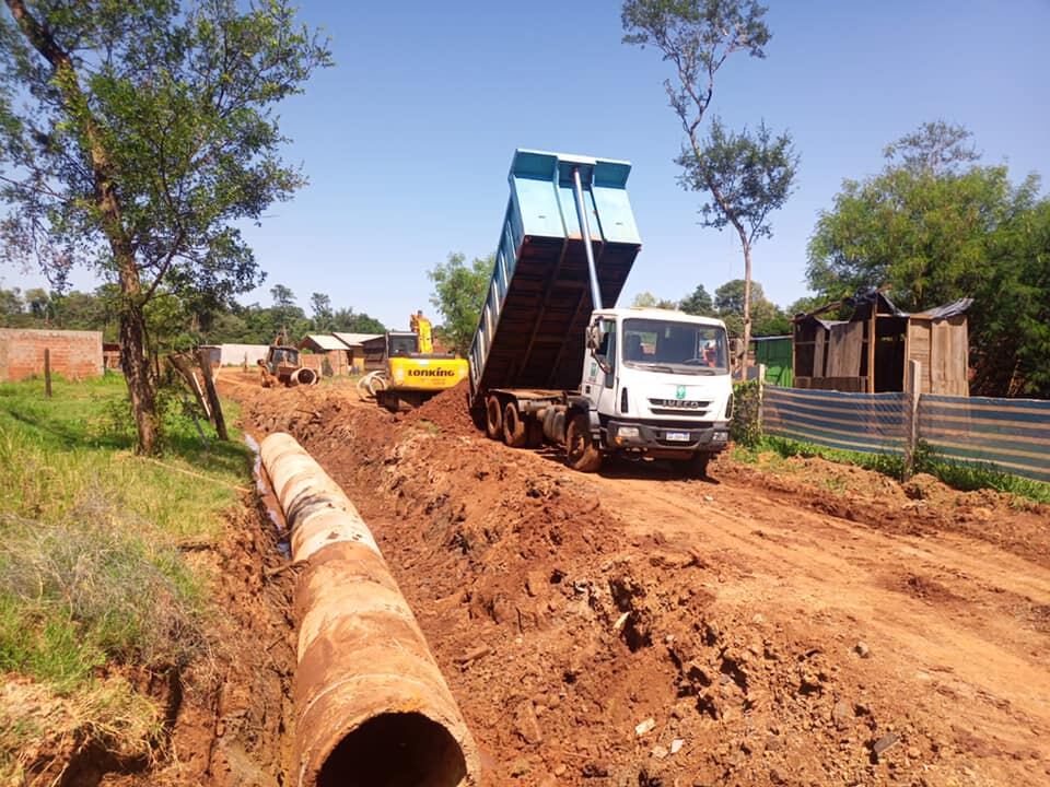 Continúan con los trabajos de desagües pluviales en Puerto Iguazú.