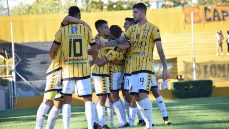 Olimpo le ganó el clásico a Villa Mitre