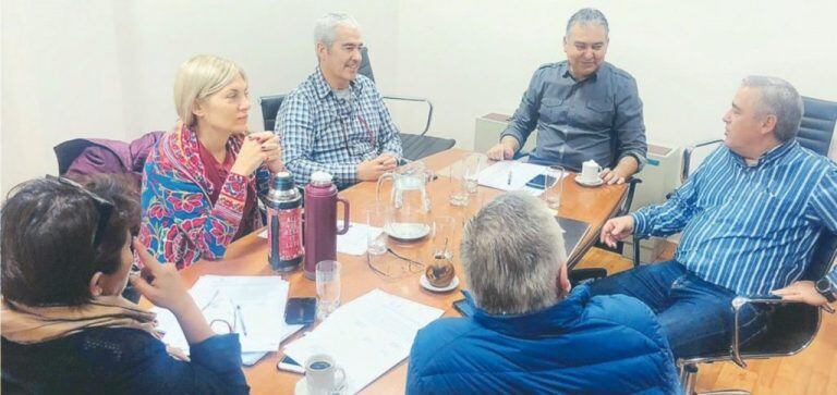 En la previa, un amplio grupo de legisladores aprobó el proyecto.