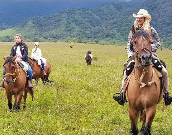 De cabalgata por Lesser, en Salta. (Instagram)