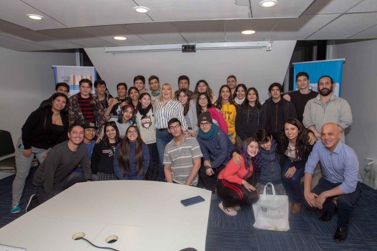 Bertone presento la ley de software a estudiantes de Río Grande