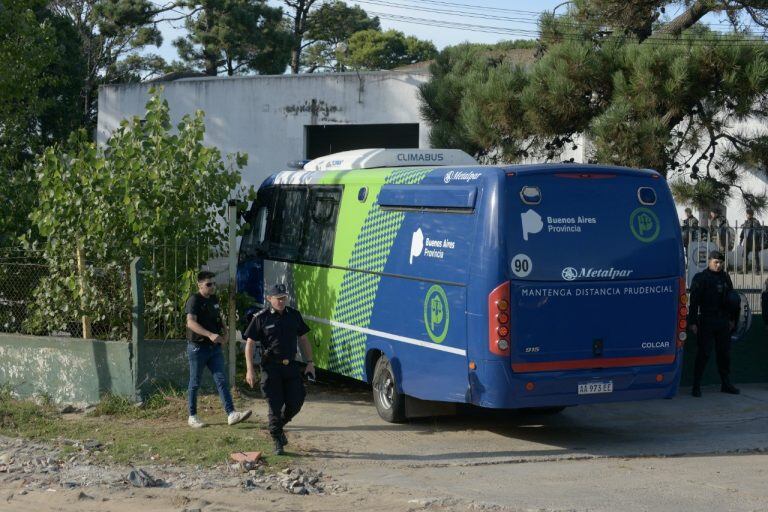 Así llegaron los rugbiers detenidos por el crimen de Fernando Báez Sosa a la audiencia en Villa Gesell. (Clarín)