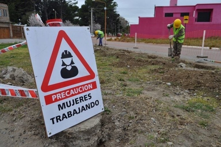 Obra construida por mujeres en Viedma (web).