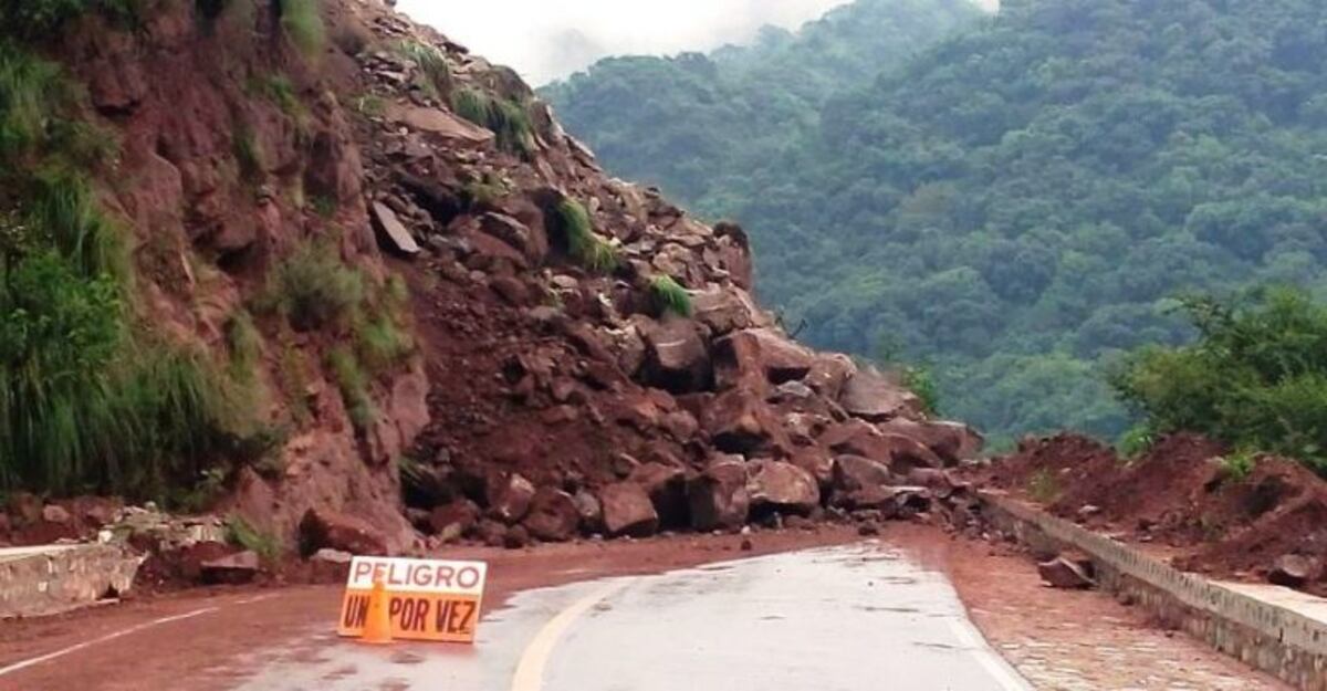 Tras el temporal, hubo un derrumbe en el camino a Cachi