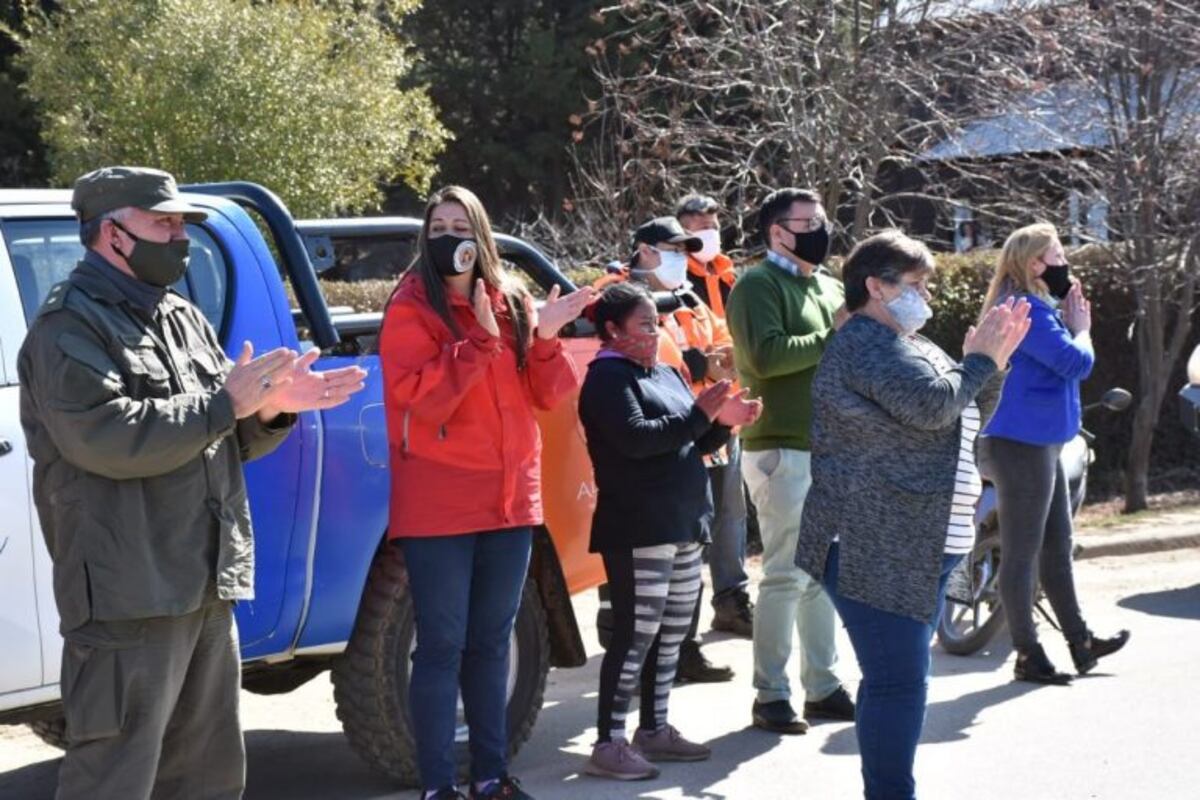 Caravana de festejos para despedir el último caso de coronavirus