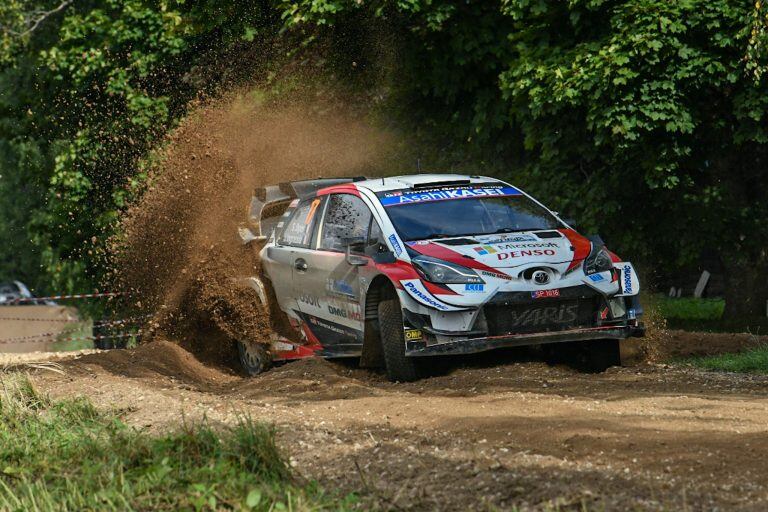 Ogier fue tercero y se mantiene en el liderazgo del campeonato de Pilotos con Toyota.