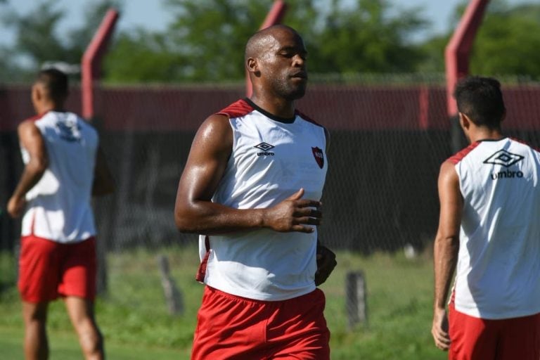 Ribair Rodríguez fue presentado en Newell's. (CANOB)