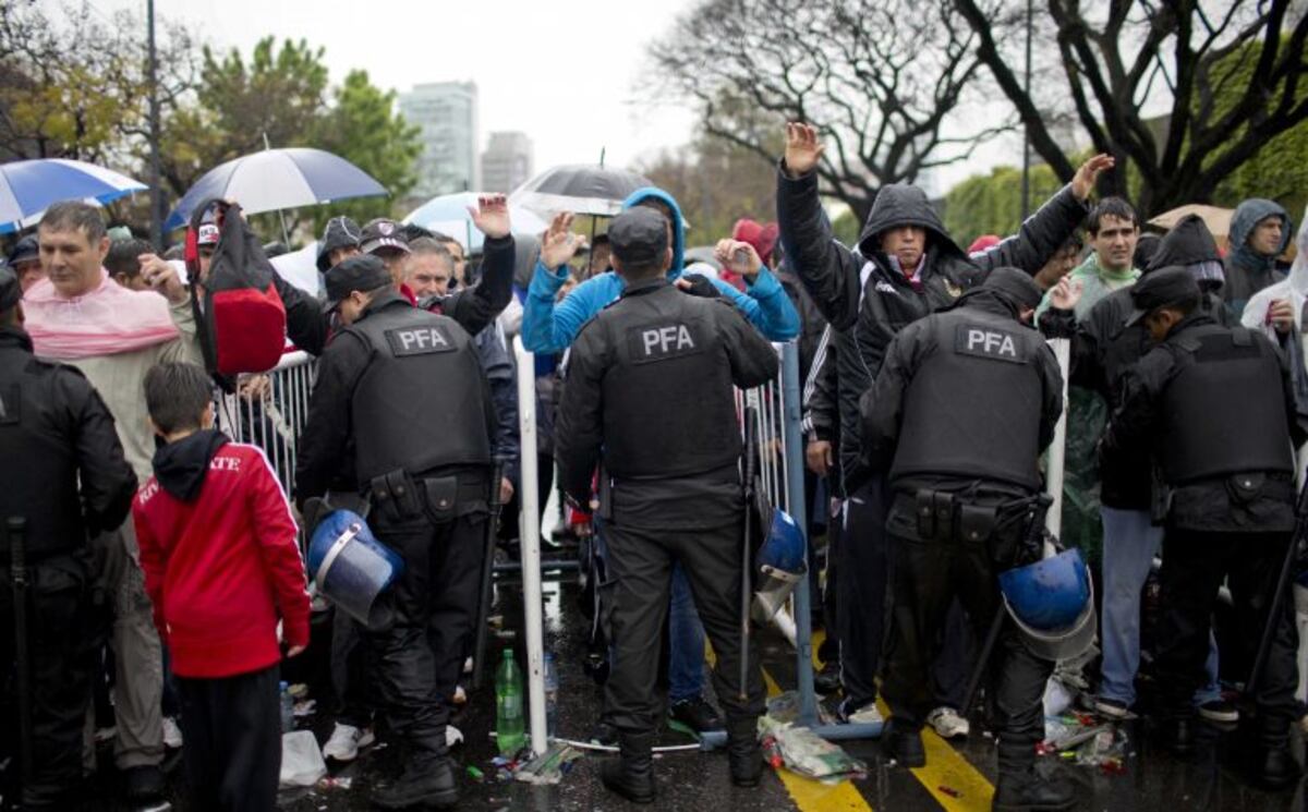 Operativo de seguridad para el Superclásico: 1700 policías y micro blindado